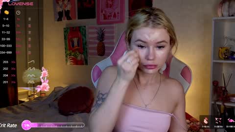 Snapshot of aleksalore chatting on January 8, 3:40 am Lexi online show from January 8, 3:40 am