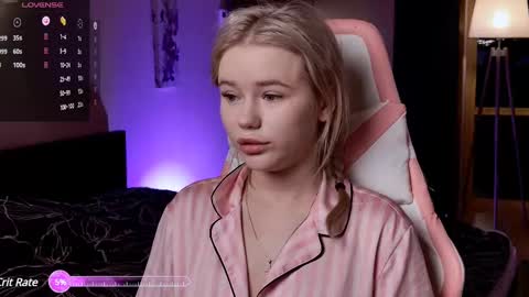 Snapshot of aleksalore chatting on March 5, 4:13 am Lexi online show from March 5, 4:13 am