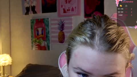 Snapshot of aleksalore chatting on January 27, 3:37 am Lexi online show from January 27, 3:37 am