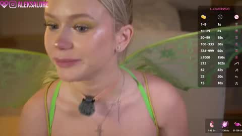 Snapshot of aleksalore chatting on October 31, 5:09 am Lexi online show from October 31, 5:09 am