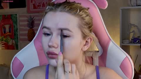 Snapshot of aleksalore chatting on February 7, 4:06 am Lexi online show from February 7, 4:06 am