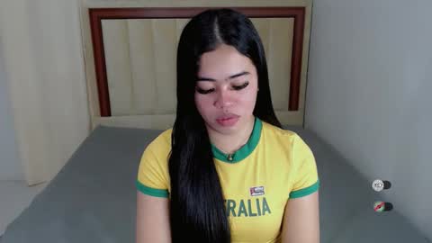 Snapshot of alesha_vibe_me chatting on October 25, 8:05 pm alesha_vibe_me online show from October 25, 8:05 pm