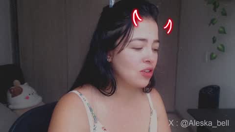 Snapshot of aleska__bell chatting on December 3, 3:44 pm Aleska online show from December 3, 3:44 pm