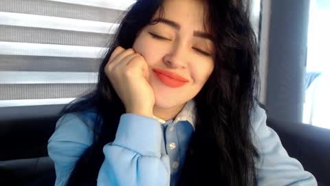 Snapshot of aleska__bell chatting on February 4, 1:27 pm Aleska online show from February 4, 1:27 pm