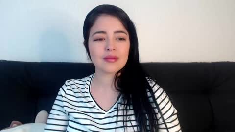 Snapshot of aleska__bell chatting on February 20, 3:41 pm Aleska online show from February 20, 3:41 pm
