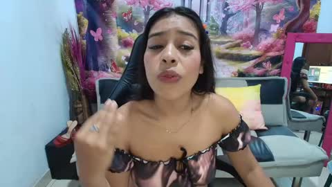ALESKA  online show from May 26, 7:57 pm