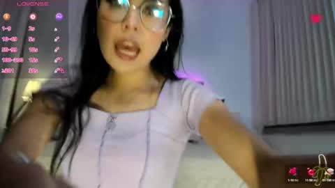 Alessia cruz online show from January 21, 10:30 am