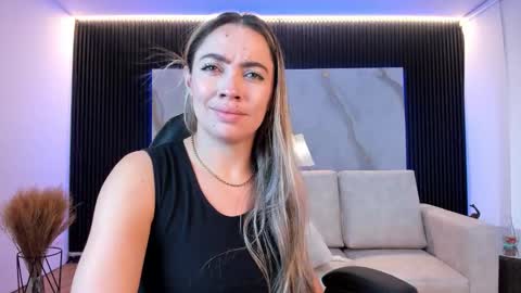 Snapshot of alessia_taylorr chatting on October 6, 11:27 am Alessia Everyday From 0530 to 1430 Col Time online show from October 6, 11:27 am