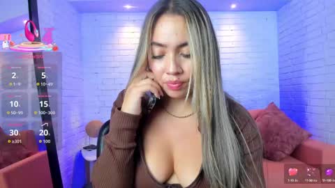 Snapshot of alessia_taylorr chatting on October 4, 3:38 pm Alessia Everyday From 0530 to 1430 Col Time online show from October 4, 3:38 pm