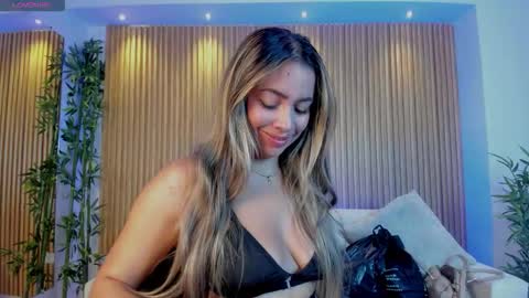 Snapshot of alessia_taylorr chatting on September 17, 11:52 am Alessia Everyday From 0530 to 1430 Col Time online show from September 17, 11:52 am