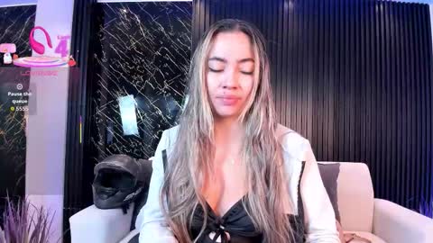 Snapshot of alessia_taylorr chatting on October 14, 12:08 pm Alessia Everyday From 0530 to 1430 Col Time online show from October 14, 12:08 pm