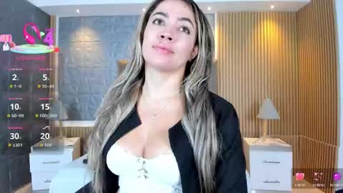 Snapshot of alessia_taylorr chatting on October 15, 12:19 pm Alessia Everyday From 0530 to 1430 Col Time online show from October 15, 12:19 pm