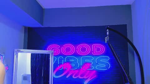 alessiacroft online show from April 6, 4:12 am