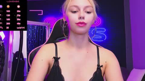 alessiacroft online show from March 25, 5:22 am