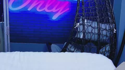 alessiacroft online show from April 22, 4:31 am