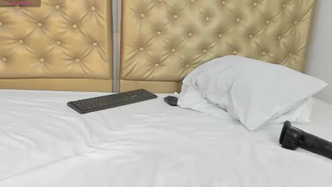 alessiiaa online show from October 22, 8:03 pm