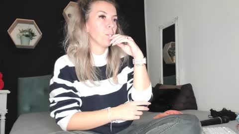 alesys69 online show from December 3, 8:39 pm