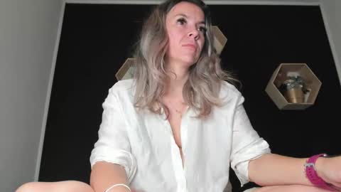 Snapshot of alesys69 chatting on October 14, 10:23 pm alesys69 online show from October 14, 10:23 pm