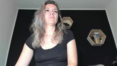 Snapshot of alesys69 chatting on September 18, 9:57 pm alesys69 online show from September 18, 9:57 pm