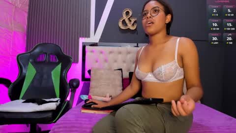 alexa andherson online show from December 4, 6:28 pm