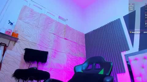 alexa andherson online show from January 25, 8:42 pm