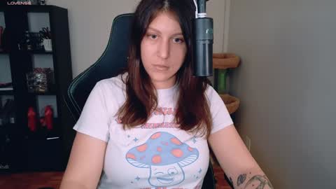 Snapshot of alexa_dream chatting on September 13, 12:07 am dont be afraid to click social media link its  working  just click on that  online show from September 13, 12:07 am