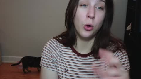 Snapshot of alexa_dream chatting on January 3, 1:16 am dont be afraid to click social media link its  working  just click on that  online show from January 3, 1:16 am