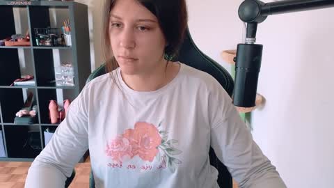 Snapshot of alexa_dream chatting on September 16, 8:50 pm dont be afraid to click social media link its  working  just click on that  online show from September 16, 8:50 pm