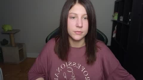 Snapshot of alexa_dream chatting on February 7, 11:24 pm dont be afraid to click social media link its  working  just click on that  online show from February 7, 11:24 pm