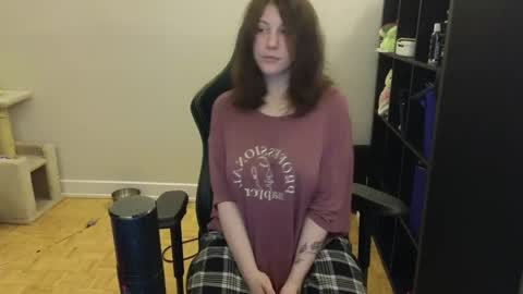 Snapshot of alexa_dream chatting on February 4, 2:39 am dont be afraid to click social media link its  working  just click on that  online show from February 4, 2:39 am