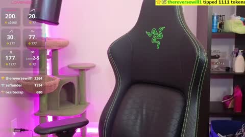 Snapshot of alexa_dream chatting on October 5, 12:04 am dont be afraid to click social media link its  working  just click on that  online show from October 5, 12:04 am