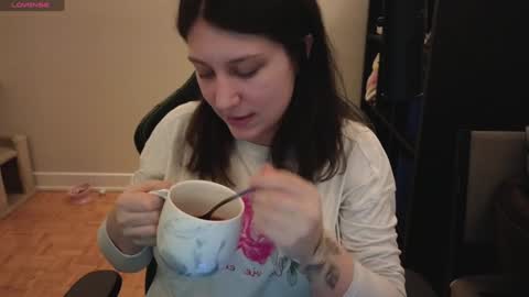 Snapshot of alexa_dream chatting on January 15, 12:41 am dont be afraid to click social media link its  working  just click on that  online show from January 15, 12:41 am