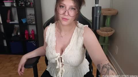 Snapshot of alexa_dream chatting on September 26, 1:25 am dont be afraid to click social media link its  working  just click on that  online show from September 26, 1:25 am