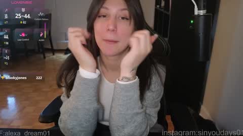 dont be afraid to click social media link its  working  just click on that  online show from January 6, 9:18 pm