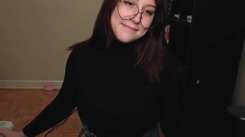 Snapshot of alexa_dream chatting on December 25, 11:31 pm dont be afraid to click social media link its  working  just click on that  online show from December 25, 11:31 pm