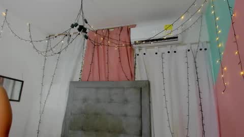 alexa_dream_0 online show from October 6, 6:45 pm