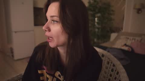 Snapshot of alexa_feels chatting on October 18, 5:15 pm Little Duck homie online show from October 18, 5:15 pm