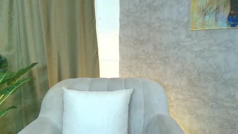 alexa_foxx27 online show from October 13, 7:49 pm