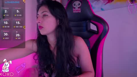 Snapshot of alexa_grey_1 chatting on January 7, 1:57 pm alexa online show from January 7, 1:57 pm