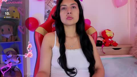Snapshot of alexa_grey_1 chatting on February 10, 1:22 pm alexa online show from February 10, 1:22 pm