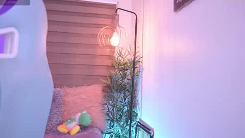 Snapshot of alexa_grey_1 chatting on September 10, 12:38 pm alexa online show from September 10, 12:38 pm