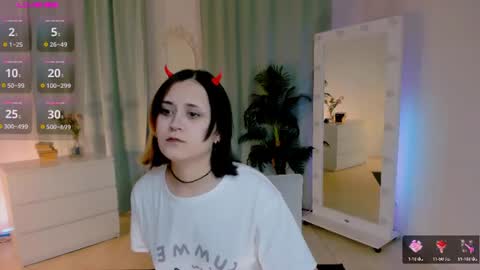 alexa_lexi online show from June 25, 11:23 am