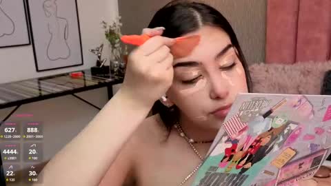 Alexa Thaylor online show from May 31, 6:09 pm