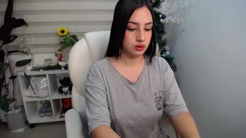 Snapshot of alexaa_obrien chatting on December 17, 12:12 am alexaa_obrien online show from December 17, 12:12 am