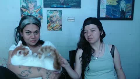 Snapshot of alexablu3 chatting on December 5, 6:11 pm Alexa Blu3 online show from December 5, 6:11 pm