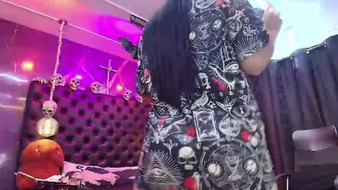 Snapshot of alexhoe_ chatting on February 18, 6:39 pm Alex online show from February 18, 6:39 pm