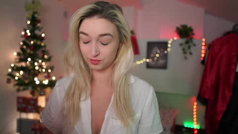 Snapshot of alexis___texas chatting on December 17, 7:15 pm Alexis Texas online show from December 17, 7:15 pm