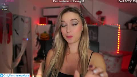 Snapshot of alexis___texas chatting on October 31, 7:29 pm Alexis Texas online show from October 31, 7:29 pm