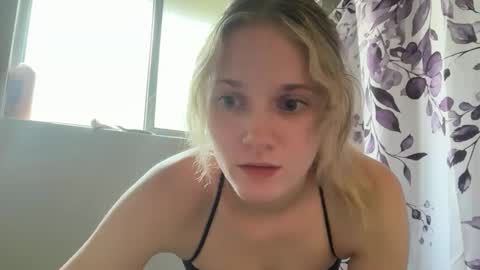 Snapshot of alexispaige06 chatting on October 3, 10:37 pm alexispaige06 online show from October 3, 10:37 pm