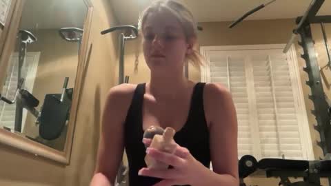 Snapshot of alexispaige06 chatting on September 22, 1:09 pm alexispaige06 online show from September 22, 1:09 pm